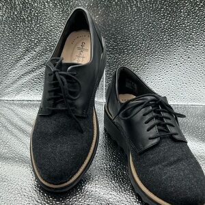 Collection by Clark’s Women's Black and Tan Loafers